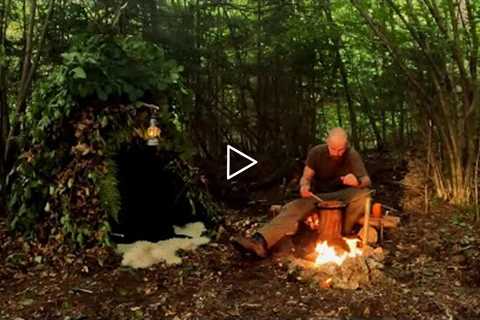 Building a natural shelter - campfire cooking - bushcraft skills #bushcraft #outdoors #campfire