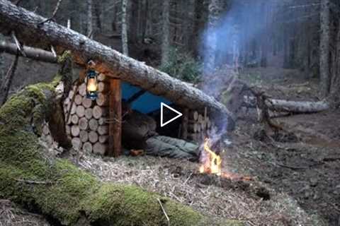 2-days alone deep in the wild forest. Build Shelter with cut wood logs. Rain. bushcraft Skills